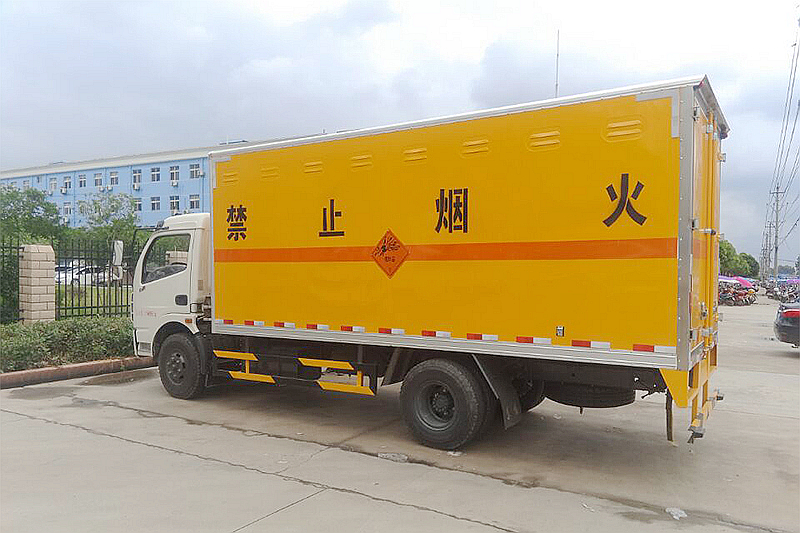 解析國(guó)際危險(xiǎn)品運(yùn)輸：安全、合規(guī)與效率的平衡
